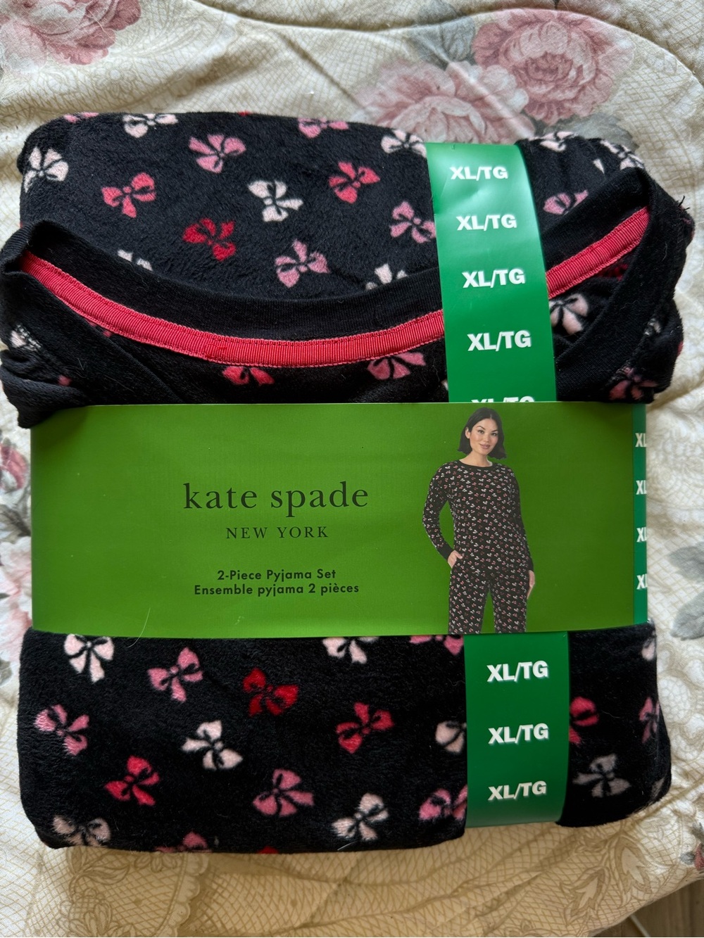 kate spade Black Fleece 2-Piece Pajama Set with Pink & Red Bow Print - XL